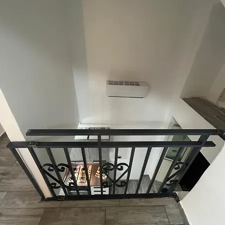 Dimora La Pina アパート